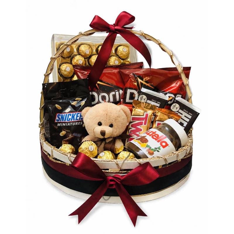 🧸🍫 Sweet Indulgence Gift Basket 🍫🧸